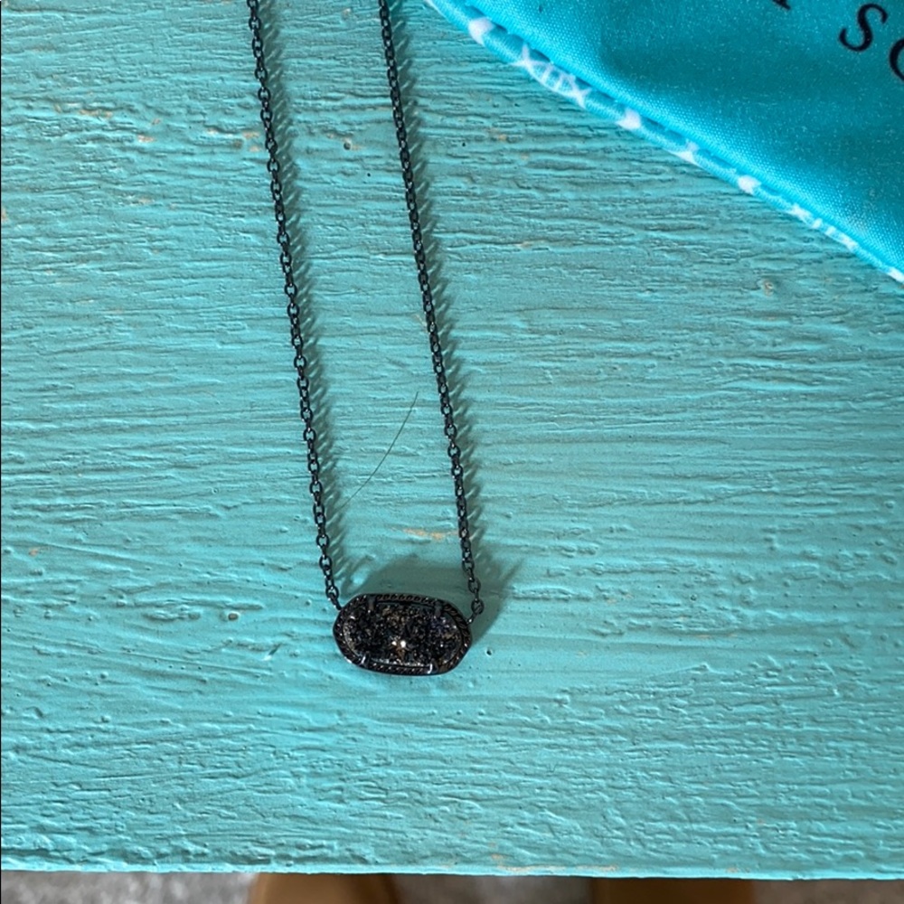 All black Kendra Scott necklace